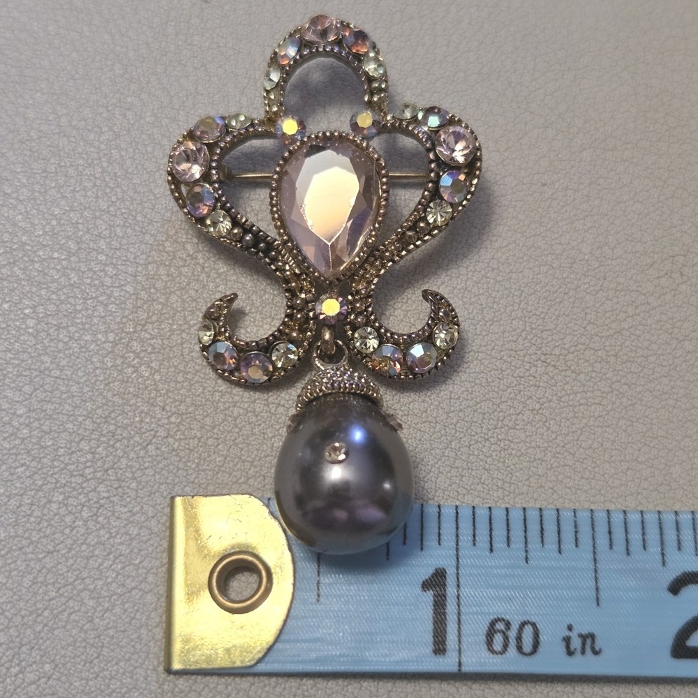 Vintage Unsigned Pink Multicolor Rhinestone Brooch‎ Pin with Faux Pearl Dangle - Picture 2 of 3